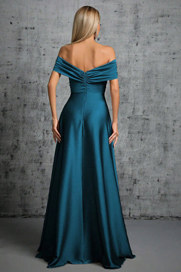 Vestido formal de satén azul pavo real con hombros descubiertos